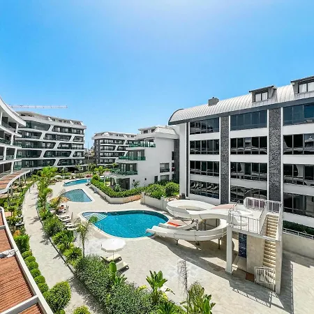 Coastal Retreat With Pool And Balcony * Alanya