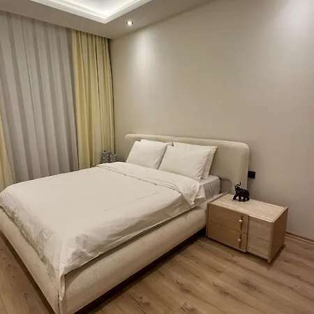 Appartement Coastal Retreat With Pool And Balcony