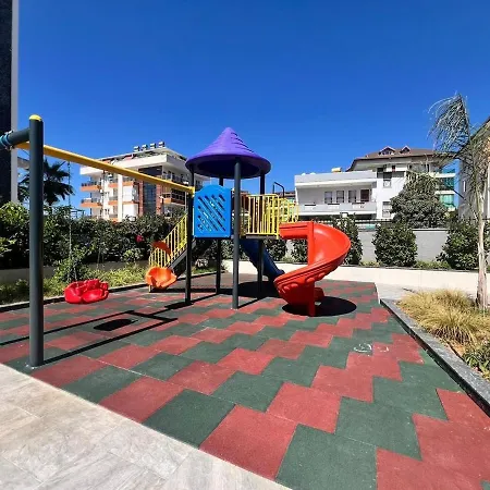 דירה Coastal Retreat With Pool And Balcony *